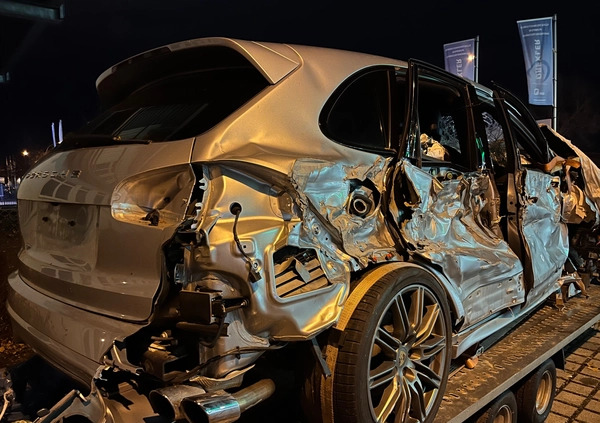 Porsche Cayenne cena 29999 przebieg: 94000, rok produkcji 2017 z Jordanów małe 67